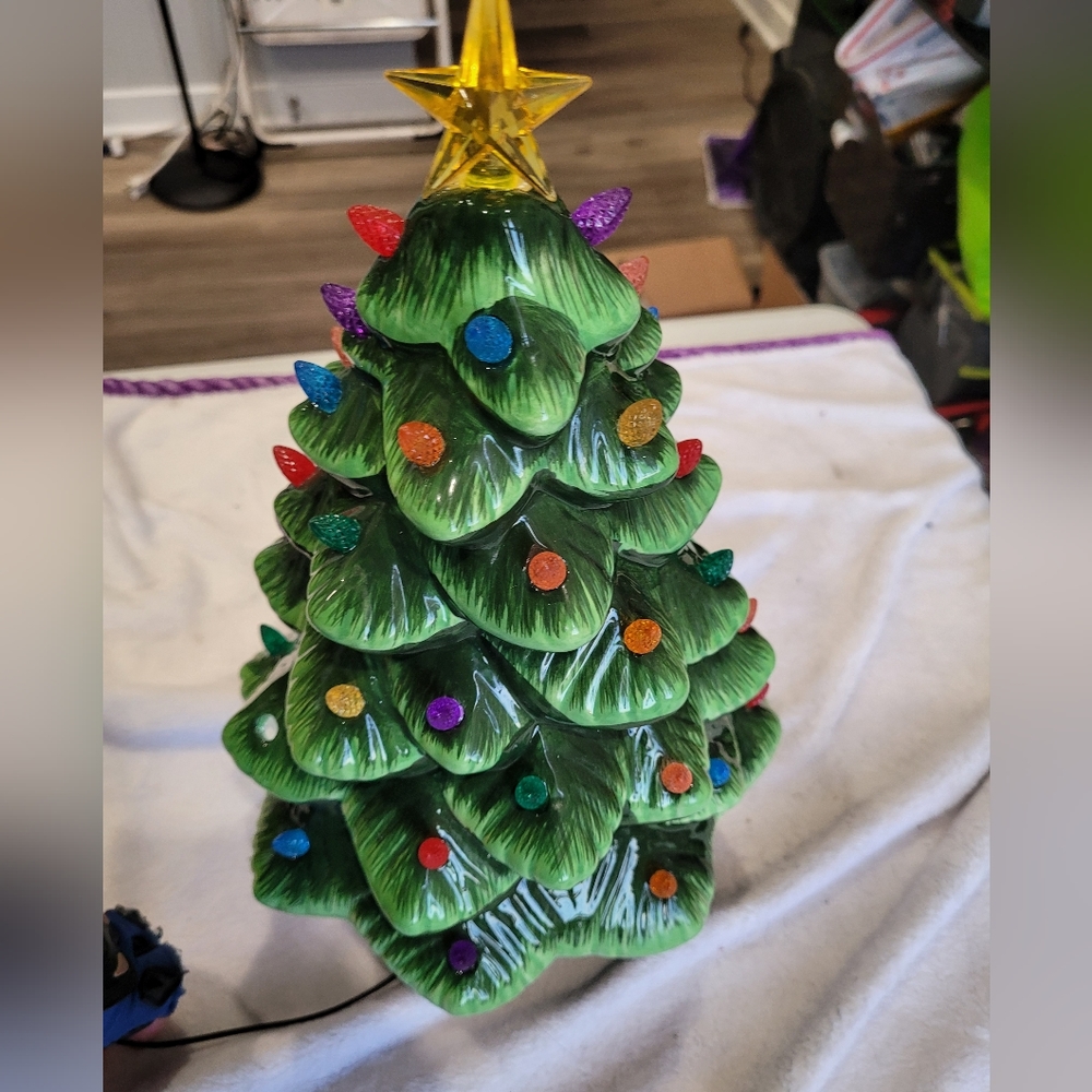 Mr. Christmas Tree 24in 1970 Remake Xmas Tree All Lights Work Only Missing One